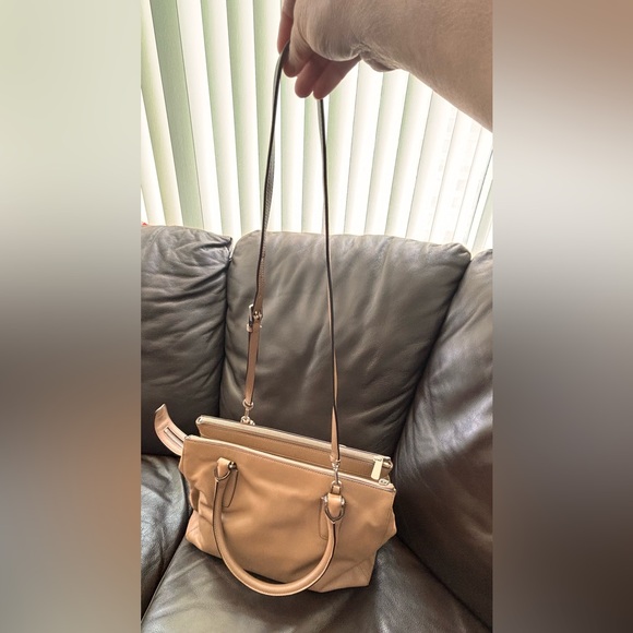 Authentic Coach Leather bag. - Picture 11 of 16